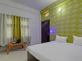Super Hotel O Surya Inn，位于Pura Raghunāth的酒店