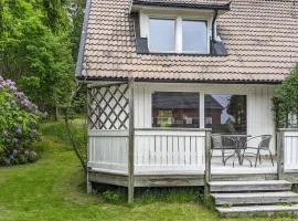 Gorgeous Home In Hovås With Wifi