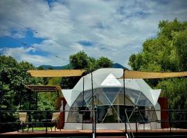 Domo Nool con vista a las estrellas，位于Río Blanco的酒店