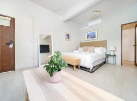 Room 16 Grand King Suite with Desk & Sofa Bed