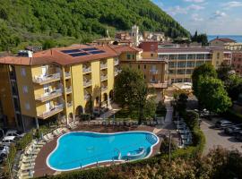 Hotel Bisesti ***S，位于加尔达的酒店