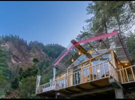 UrWish TreeHouse cottageJacuzzi