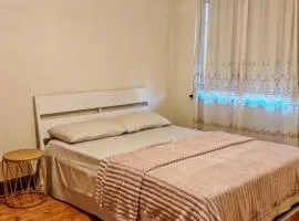 Free Parking Near Deakin Uni Private Entry Free WiFi Melbourne Quiet Stay Secure Stay