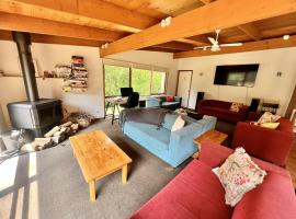 Albaski Lodge Room 1，位于布勒山的酒店