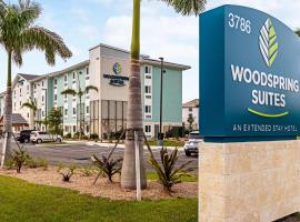 WoodSpring Suites Naples East，位于那不勒斯的酒店