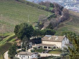 Colle Serrano Relais & SPA，位于里帕特兰索内的酒店