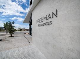 Modern Studio with Rooftop and BBQ Access，位于North Fremantle的酒店