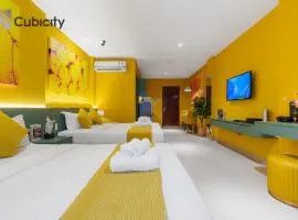 Cubicity Metro House