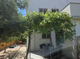 Apartments Manta，位于帕格的酒店