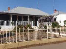 Roseneath Cottage