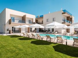 Eleia Domos，位于莫诺波利的带泳池的酒店