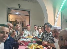 Hôtel des cedres azrou，位于Oulad Akkou的酒店