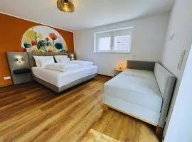 Frankenherz-Apartments - Premium Wohnung mit Terrasse & zwei Schlafzimmern, nahe Playmobil-Funpark, Self-Check-In