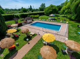 greet Hotel Beaune，位于博讷的酒店