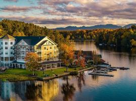 voco Saranac Lake NY - Waterfront by IHG，位于萨拉纳克莱克的酒店