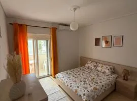 Central & 3 Min to Sea