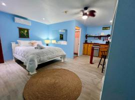 Peace of Paradise Breakfast Included Free Manuel Antonio Park Tour，位于曼努埃尔安东尼奥的酒店