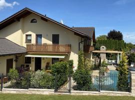 AlpenAppartement Traumzeit，位于基姆湖畔贝尔瑙的豪华型酒店