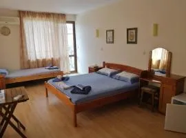 Guest House "Zora - Sarafovo"