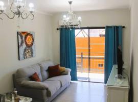 Spacious Two Bedroom Two Bathroom Apartment in Downtown Asuncion，位于Caña de Castilla的酒店