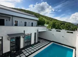 Humsan-hills Quiet Valley Retreat & BBQ-Friendly Hillside Fun