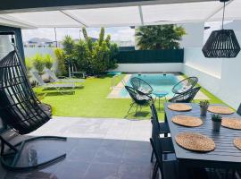 Villa Neo - Piscina privada - 8 minutos de Corralejo, mini Gym!!，位于维拉韦德的酒店