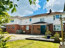 Lynwood House, private 5 bed 4 bath with large drive
