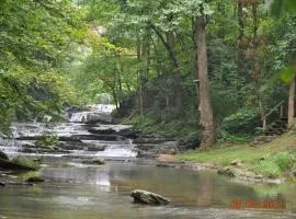 Waterfalls Edge by Venture Smoky Mountains