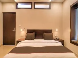 Super Townhouse Amaraa Farms Near LuLu Hypermarket