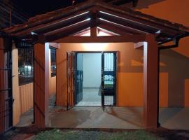 Suite dentro de casa de anfitrión，位于Presidente Franco的酒店
