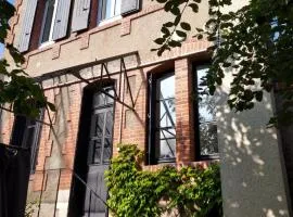 Maison années 30 avec jardin, piscine, proximité Loire, 4 chambres, vélos, idéale familles/amis - FR-1-590-261