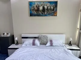 Queen Cleopatra suite