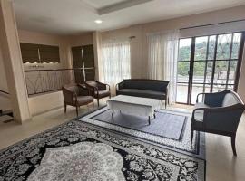 Pinggir TTDI Damansara Homestay for big group up to 35 pax，位于吉隆坡的酒店
