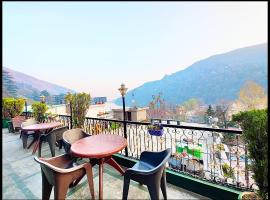 Lake View HOTEL ANKUR PLAZA Mall Road Nainital - A Premium Luxury Hotel with WiFi - Open Terrace Restaurant - Card Payment Accepted，位于奈尼塔尔的酒店