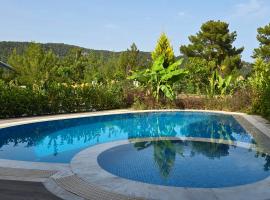 Beys Serenity Villas - C，位于凯麦尔的酒店