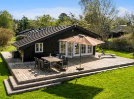 Nice Home In Samsø With Wifi，位于Sælvig的别墅