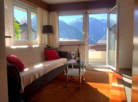 Bright apartment close to center，位于格雷兴的酒店