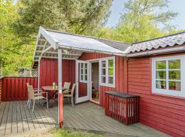 Bedstefars lille skovhus，位于约灵的酒店