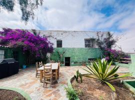 Casa Gatti - Autentica Casa Canaria nel cuore di Lanzarote，位于Tiagua的民宿