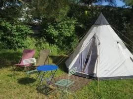 Tente Tipi équipée