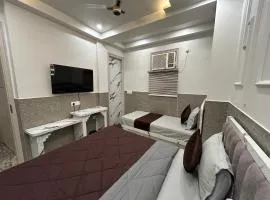 Hotel Shree Guru International 300 Meter From New Delhi Railway Station
