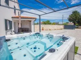 Jacuzzi House Mia