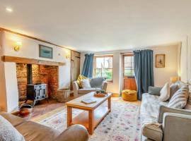 Hollyhocks Cottage，位于Hindringham的酒店