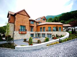 Hill Chalet Hotel Gabala，位于盖贝莱的酒店