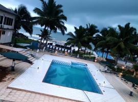 LLOYDS BEACH RESORT and SPA l，位于Trofwi的酒店