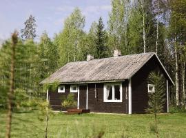 Off-Grid Forest Cabin with Private Sauna，位于Niitsiku的乡村别墅