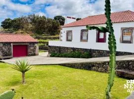 Casa da Hortênsia Roxa by Ponta Negra Azores