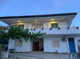 Villa Alvara，位于伏罗拉的酒店
