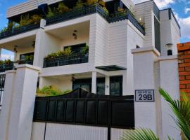 KIGALI WHITE HOMEs AND HOTEL，位于基加利的酒店