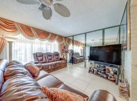 4 Mi to Hard Rock Stadium Miramar Home with BBQ!